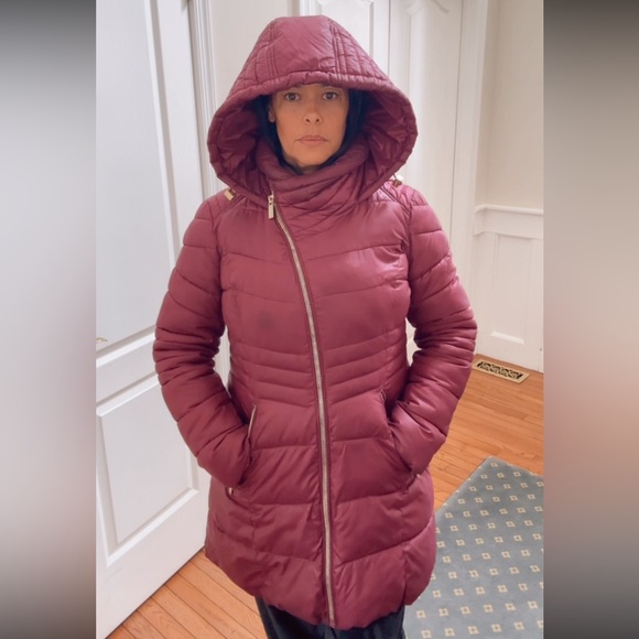 Guess Women's Burgundy Puffer Jacket size M - Picture 7 of 13